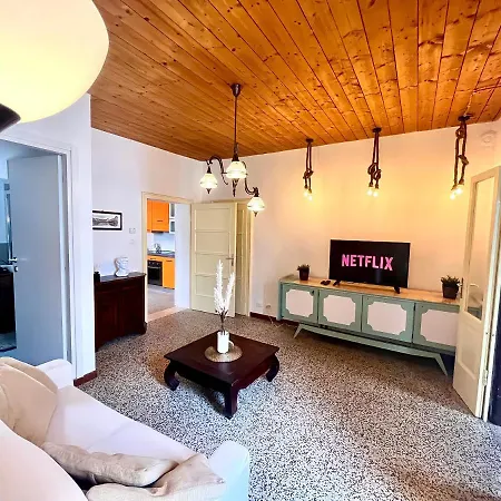 Apartment Piazza Vittoria Historic Netflix Penthouse Brescia