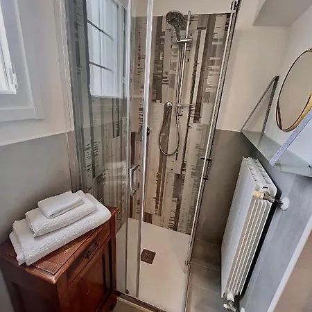 Piazza Vittoria Historic Netflix Penthouse Apartment Brescia